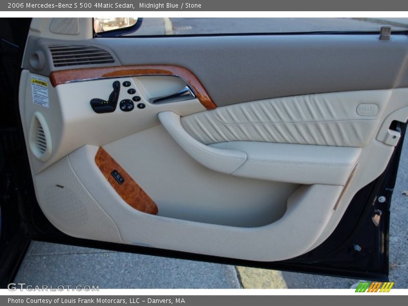 Door Panel of 2006 S 500 4Matic Sedan