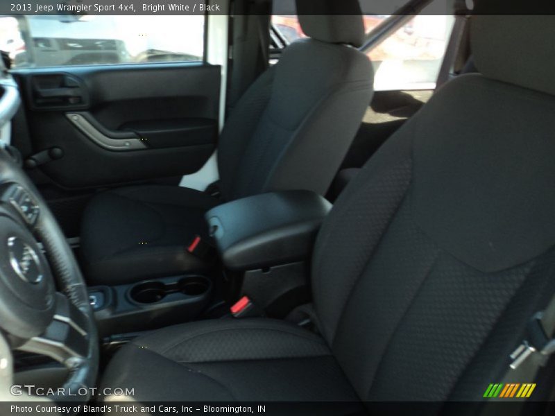 Bright White / Black 2013 Jeep Wrangler Sport 4x4