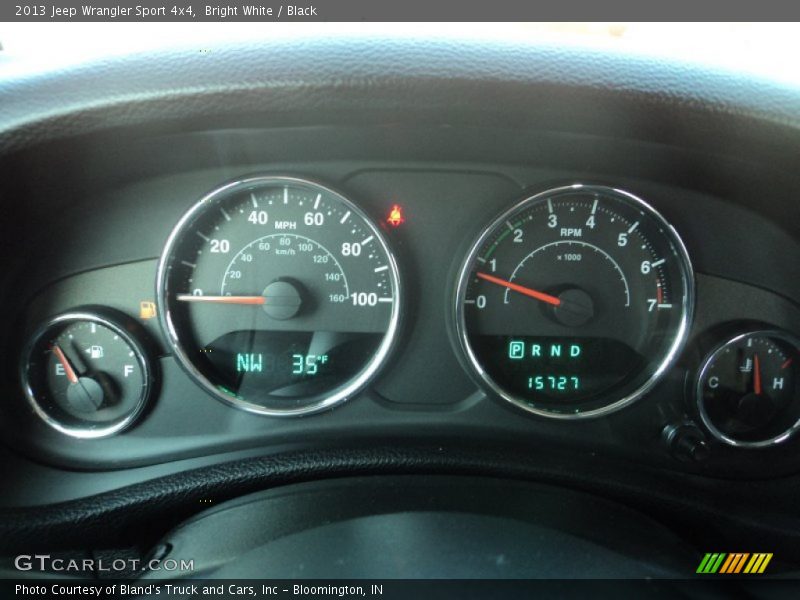 Bright White / Black 2013 Jeep Wrangler Sport 4x4