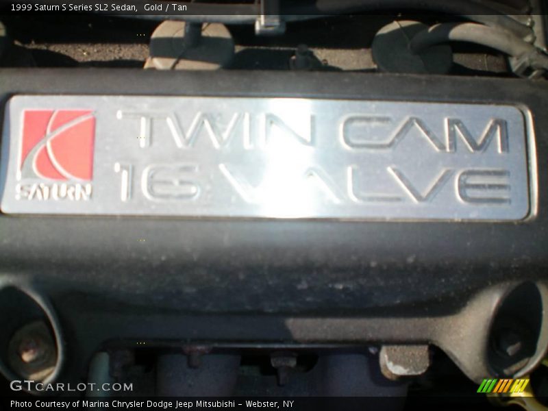 Gold / Tan 1999 Saturn S Series SL2 Sedan