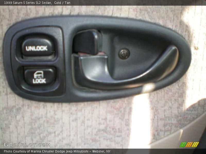 Gold / Tan 1999 Saturn S Series SL2 Sedan