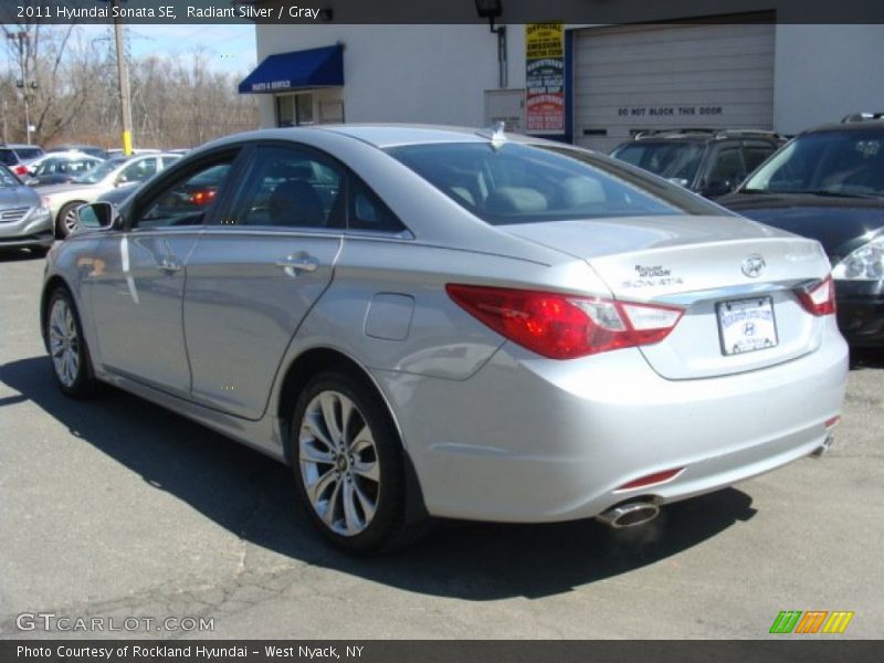 Radiant Silver / Gray 2011 Hyundai Sonata SE