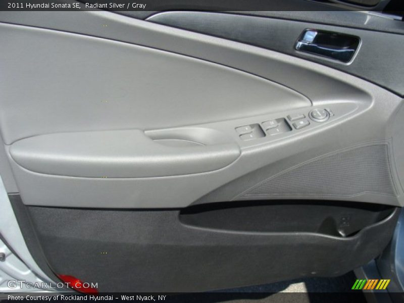 Radiant Silver / Gray 2011 Hyundai Sonata SE