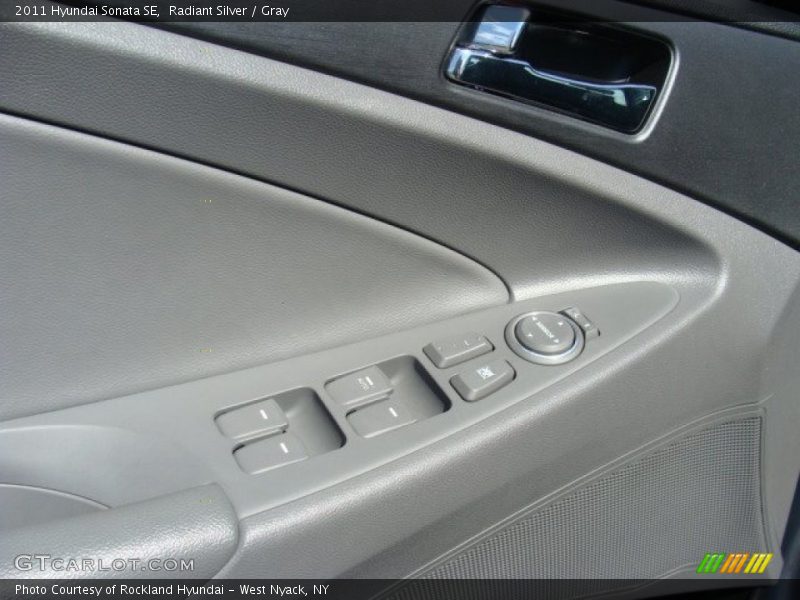 Radiant Silver / Gray 2011 Hyundai Sonata SE