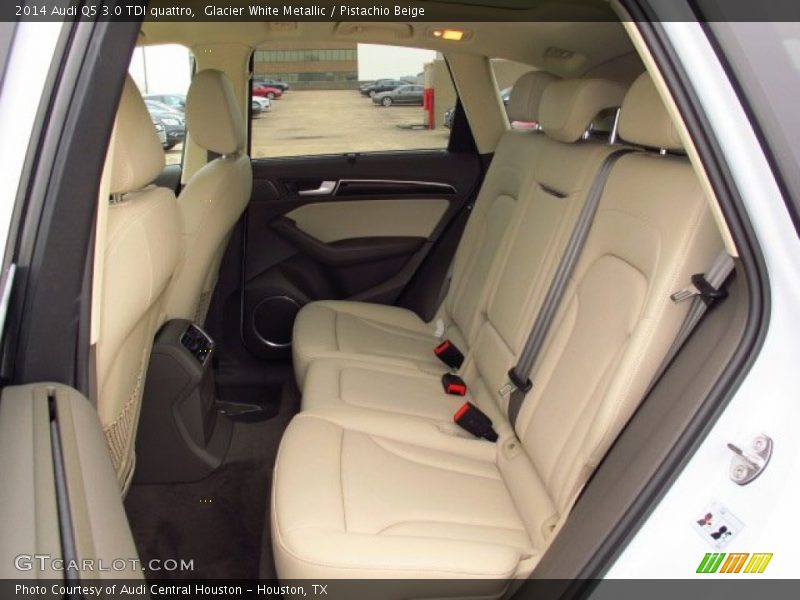Rear Seat of 2014 Q5 3.0 TDI quattro