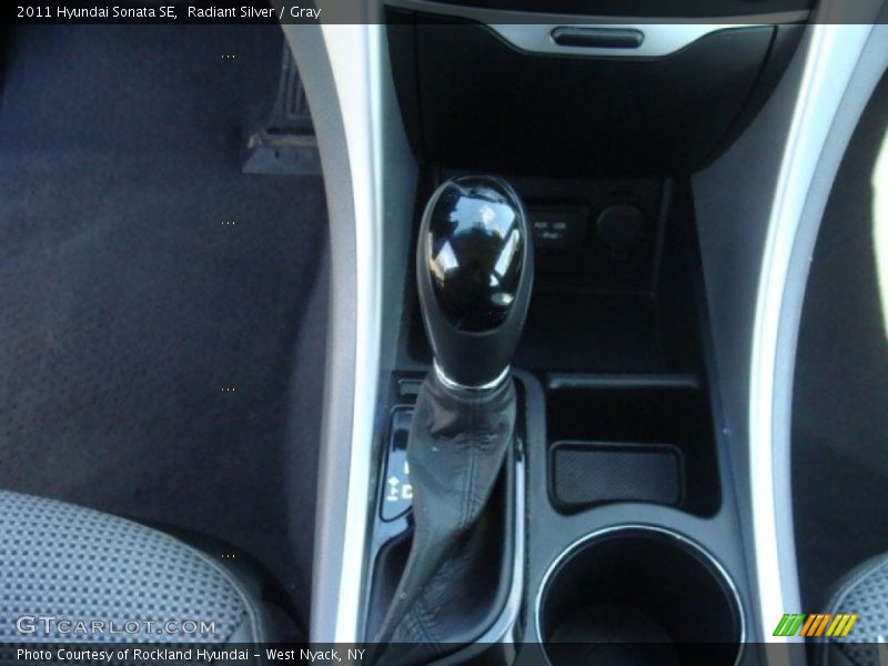 Radiant Silver / Gray 2011 Hyundai Sonata SE