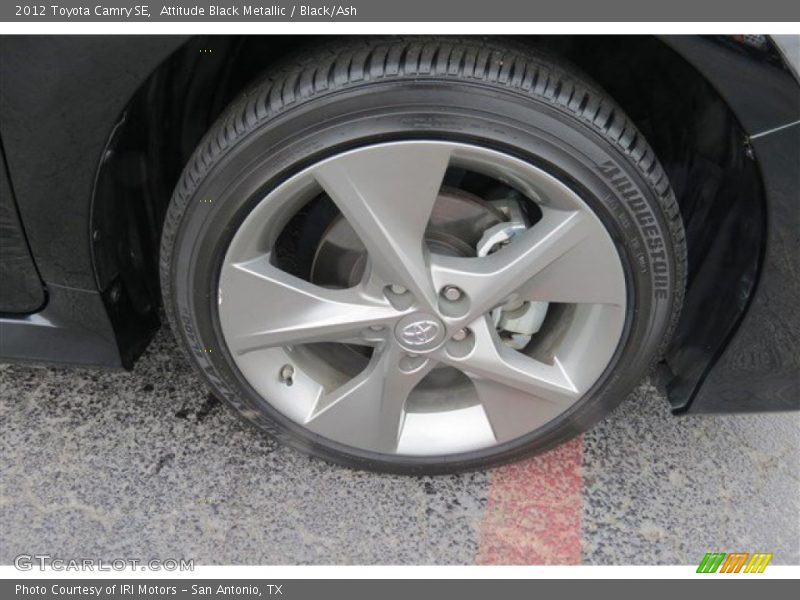 Attitude Black Metallic / Black/Ash 2012 Toyota Camry SE