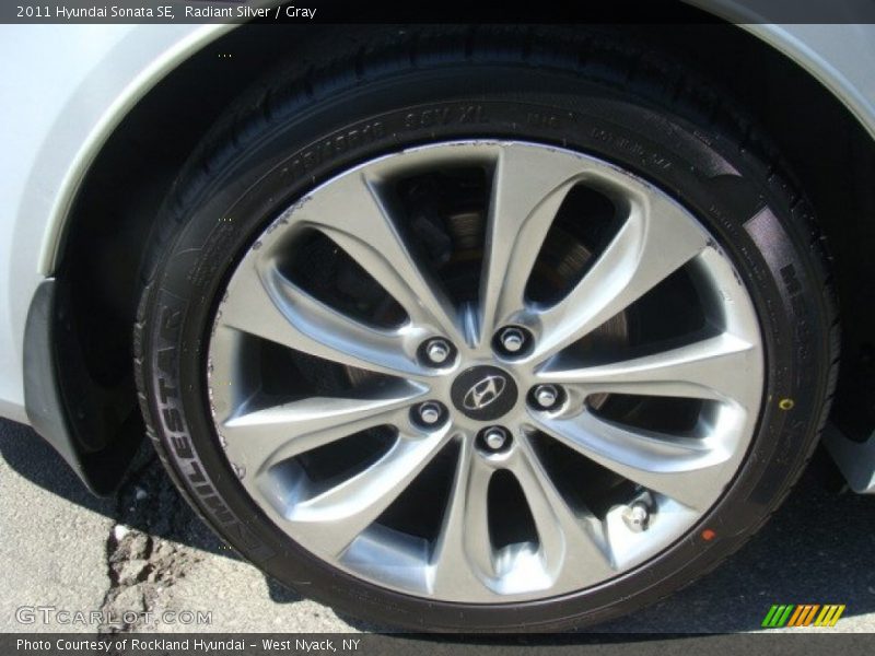 Radiant Silver / Gray 2011 Hyundai Sonata SE