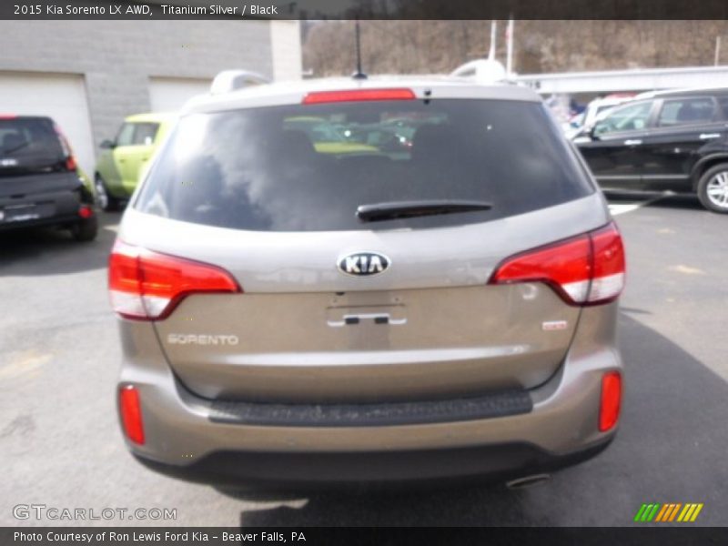 Titanium Silver / Black 2015 Kia Sorento LX AWD