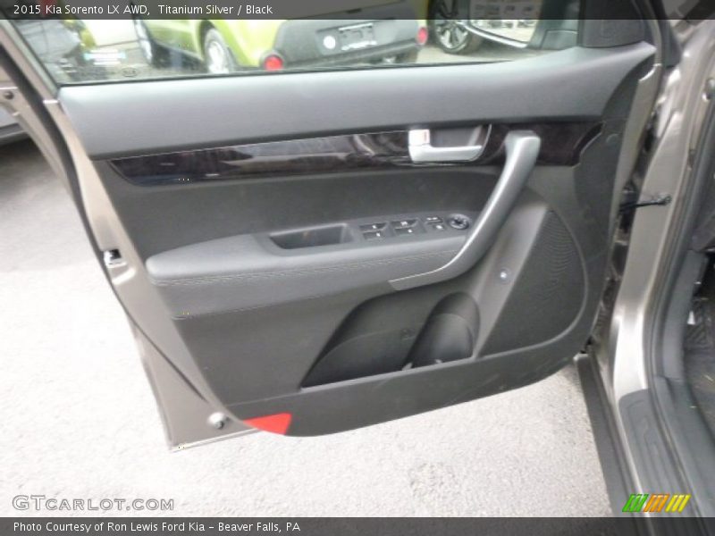 Titanium Silver / Black 2015 Kia Sorento LX AWD