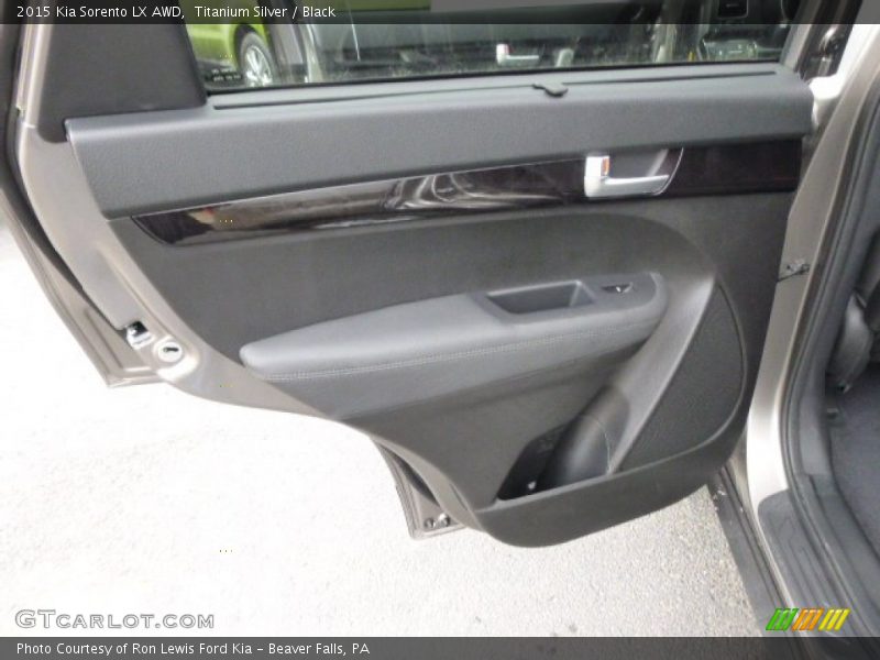 Titanium Silver / Black 2015 Kia Sorento LX AWD