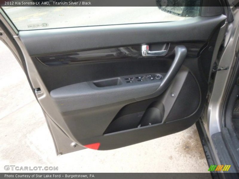 Titanium Silver / Black 2012 Kia Sorento LX AWD