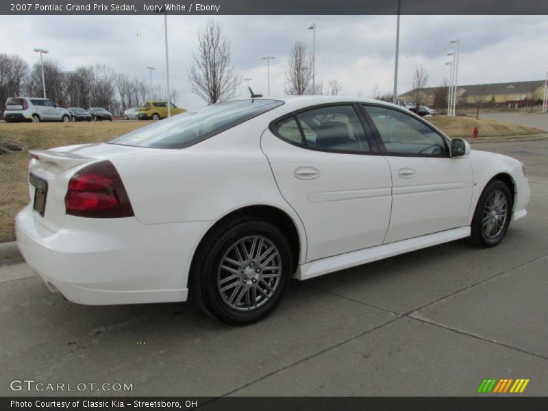 Ivory White / Ebony 2007 Pontiac Grand Prix Sedan