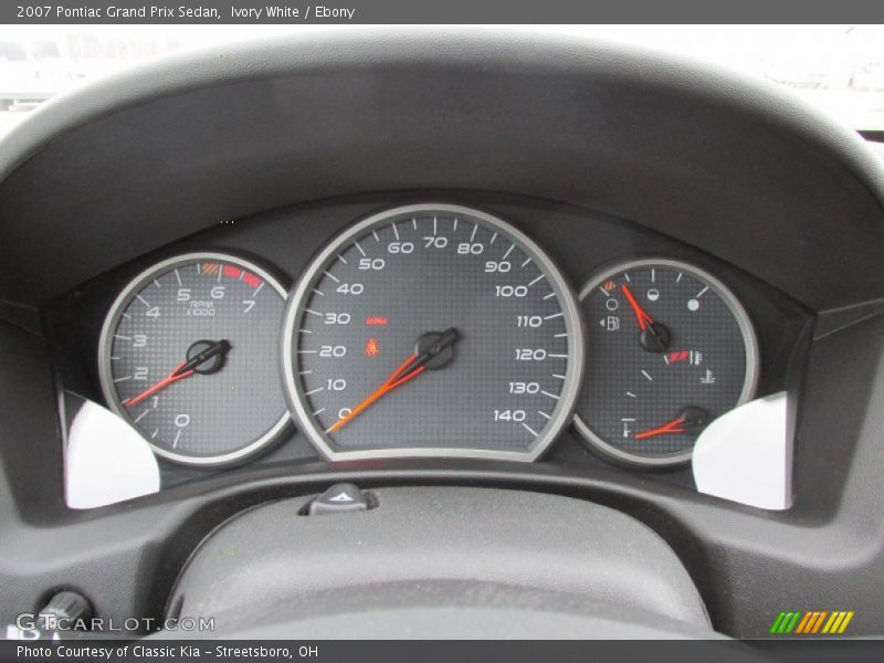 Ivory White / Ebony 2007 Pontiac Grand Prix Sedan