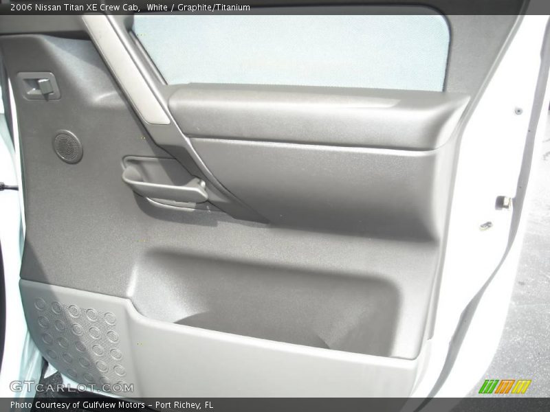 White / Graphite/Titanium 2006 Nissan Titan XE Crew Cab