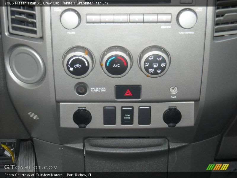 White / Graphite/Titanium 2006 Nissan Titan XE Crew Cab
