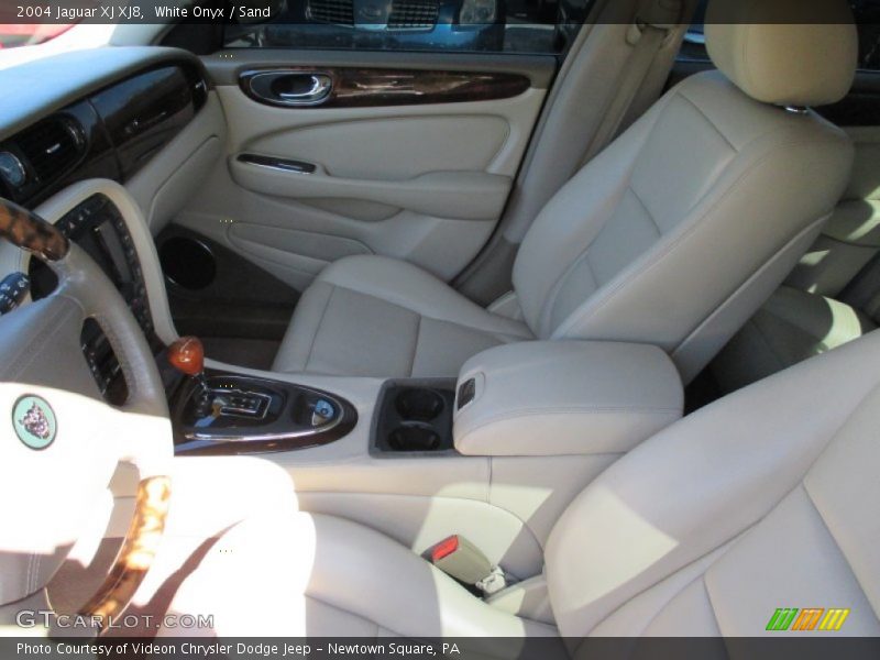 White Onyx / Sand 2004 Jaguar XJ XJ8