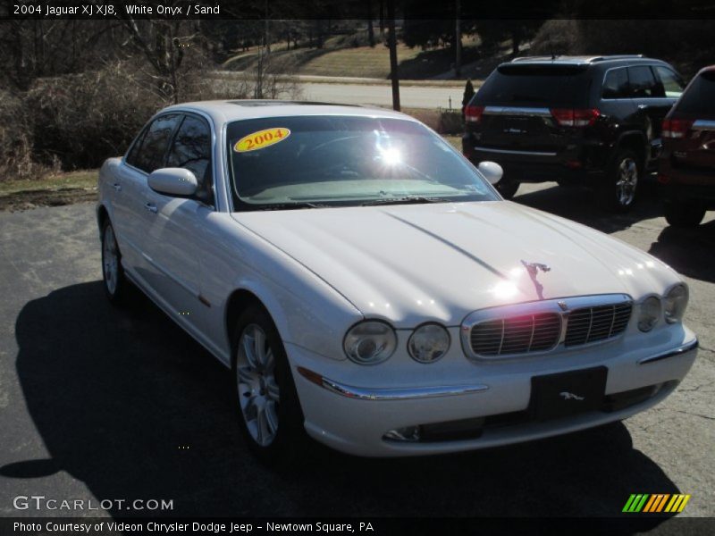 White Onyx / Sand 2004 Jaguar XJ XJ8