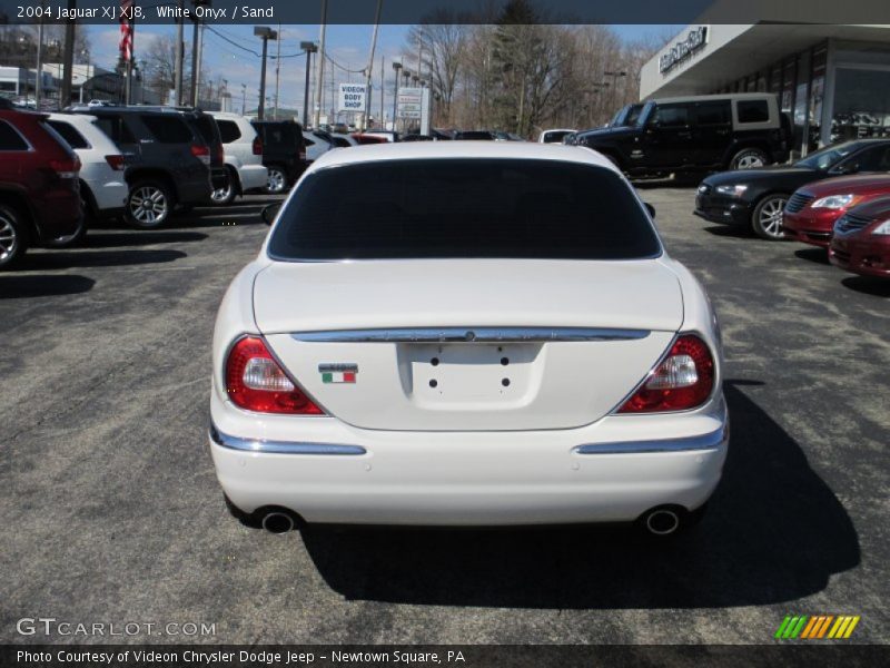 White Onyx / Sand 2004 Jaguar XJ XJ8