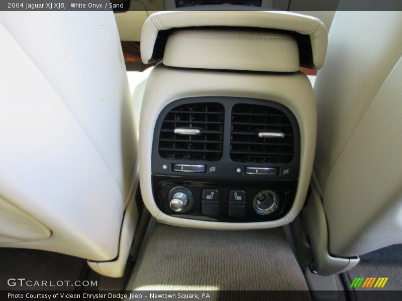 White Onyx / Sand 2004 Jaguar XJ XJ8