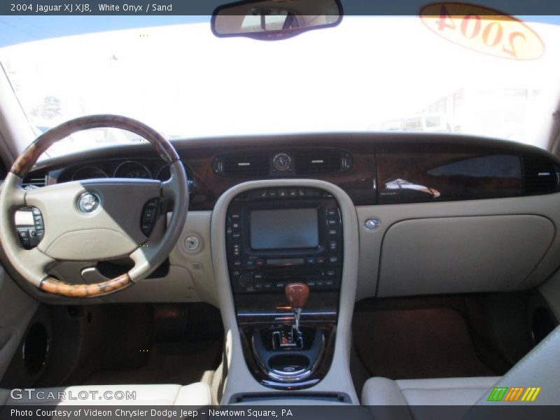 White Onyx / Sand 2004 Jaguar XJ XJ8