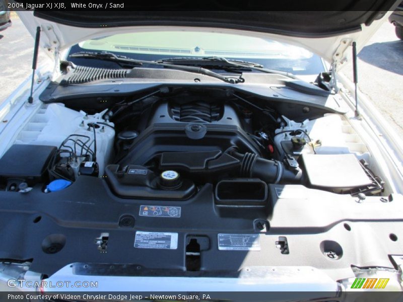 White Onyx / Sand 2004 Jaguar XJ XJ8