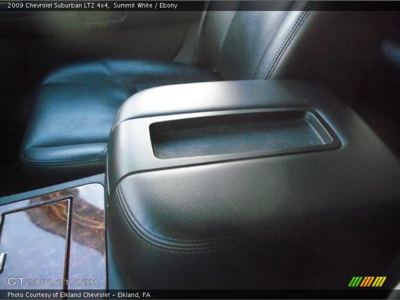 Summit White / Ebony 2009 Chevrolet Suburban LTZ 4x4