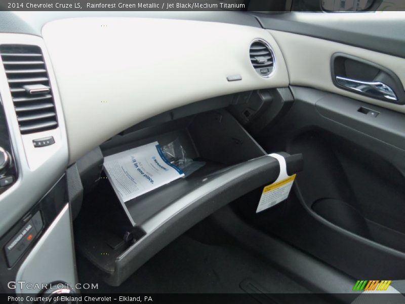 Rainforest Green Metallic / Jet Black/Medium Titanium 2014 Chevrolet Cruze LS