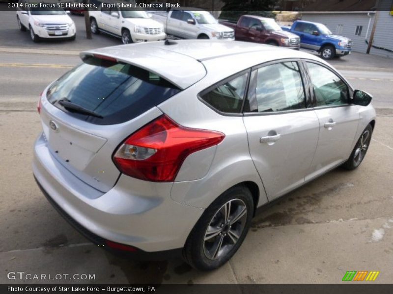 Ingot Silver / Charcoal Black 2014 Ford Focus SE Hatchback