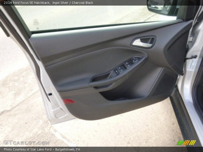 Ingot Silver / Charcoal Black 2014 Ford Focus SE Hatchback