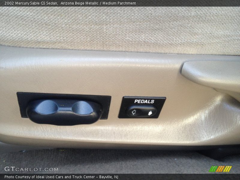 Arizona Beige Metallic / Medium Parchment 2002 Mercury Sable GS Sedan