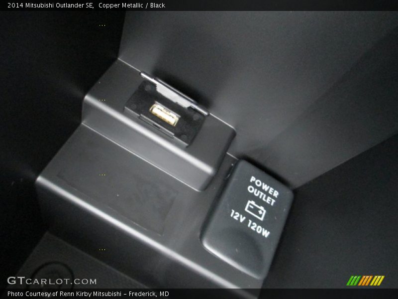 Copper Metallic / Black 2014 Mitsubishi Outlander SE