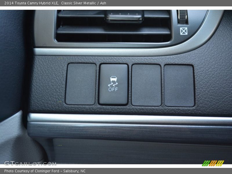 Classic Silver Metallic / Ash 2014 Toyota Camry Hybrid XLE