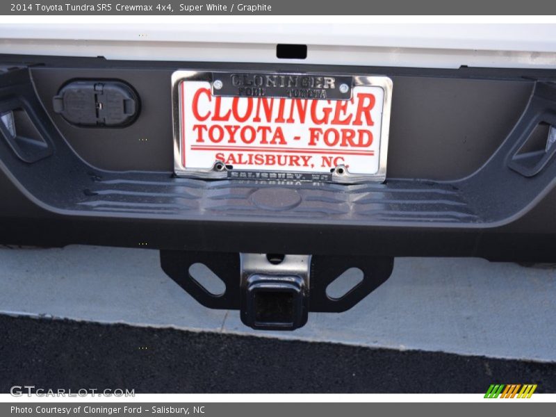 Super White / Graphite 2014 Toyota Tundra SR5 Crewmax 4x4