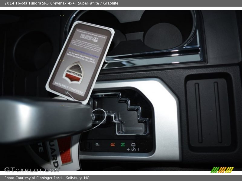 Super White / Graphite 2014 Toyota Tundra SR5 Crewmax 4x4