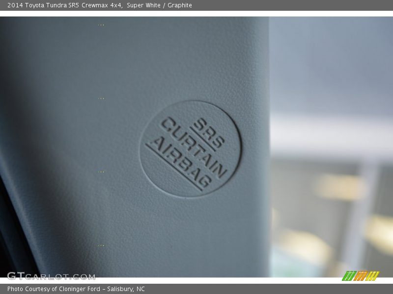 Super White / Graphite 2014 Toyota Tundra SR5 Crewmax 4x4