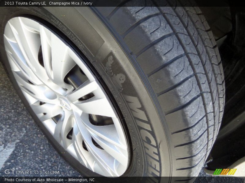 Champagne Mica / Ivory 2013 Toyota Camry LE