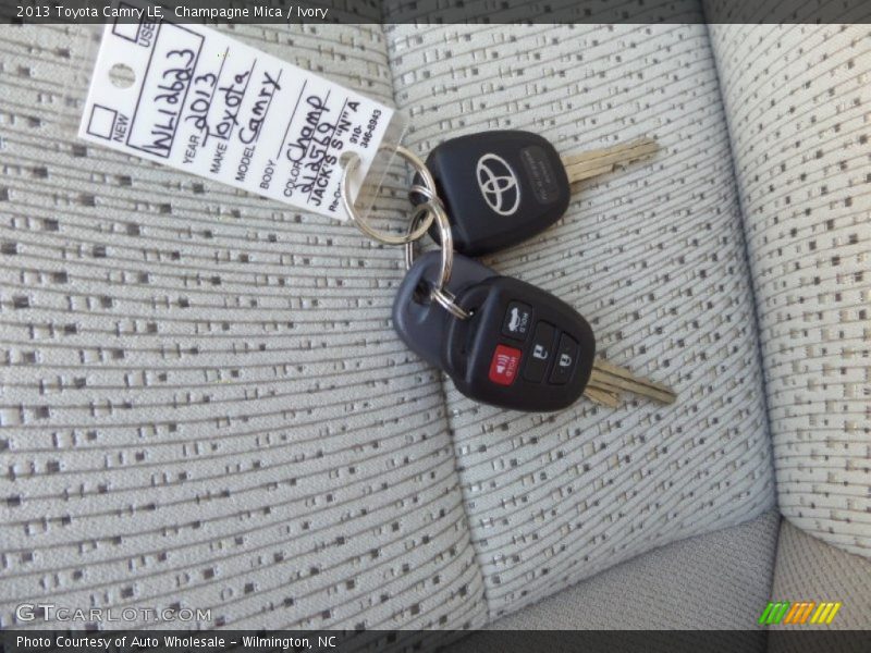 Champagne Mica / Ivory 2013 Toyota Camry LE