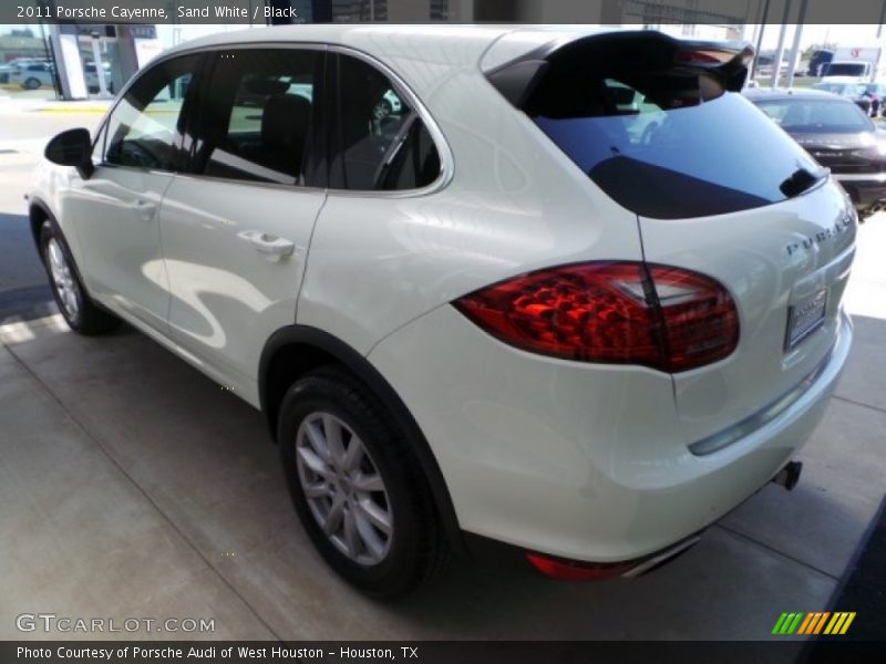 Sand White / Black 2011 Porsche Cayenne