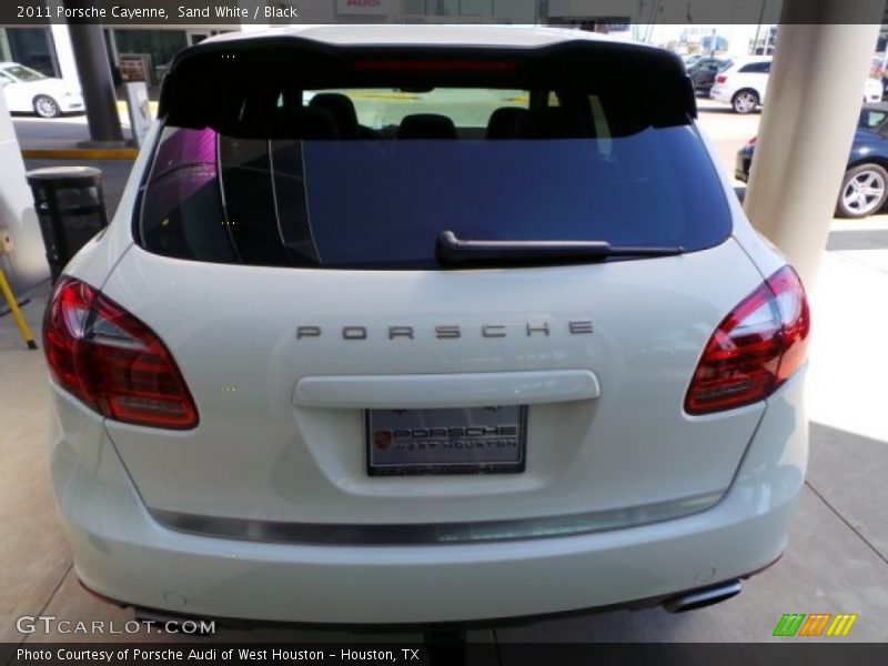 Sand White / Black 2011 Porsche Cayenne