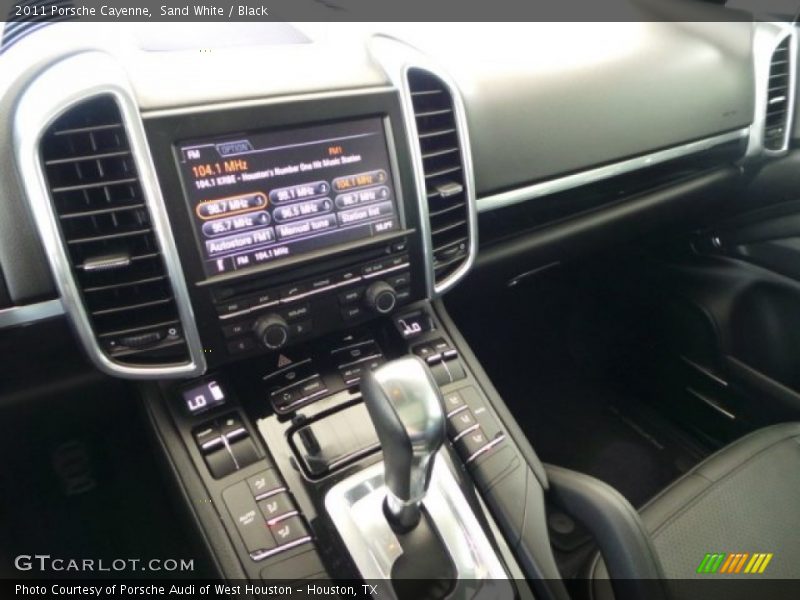 Sand White / Black 2011 Porsche Cayenne