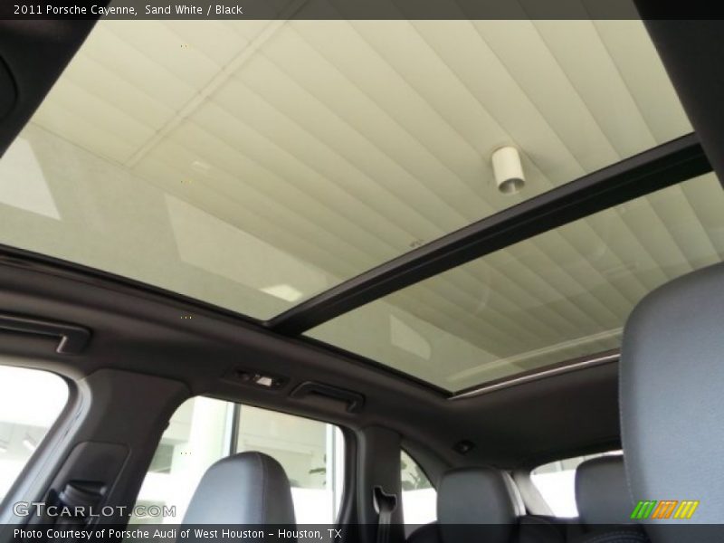 Sand White / Black 2011 Porsche Cayenne