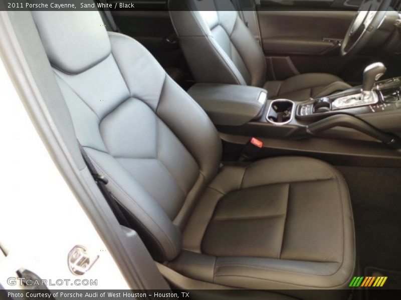 Sand White / Black 2011 Porsche Cayenne