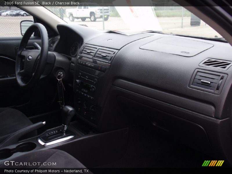 Black / Charcoal Black 2006 Ford Fusion SE