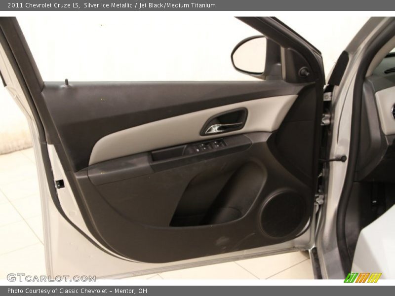Silver Ice Metallic / Jet Black/Medium Titanium 2011 Chevrolet Cruze LS