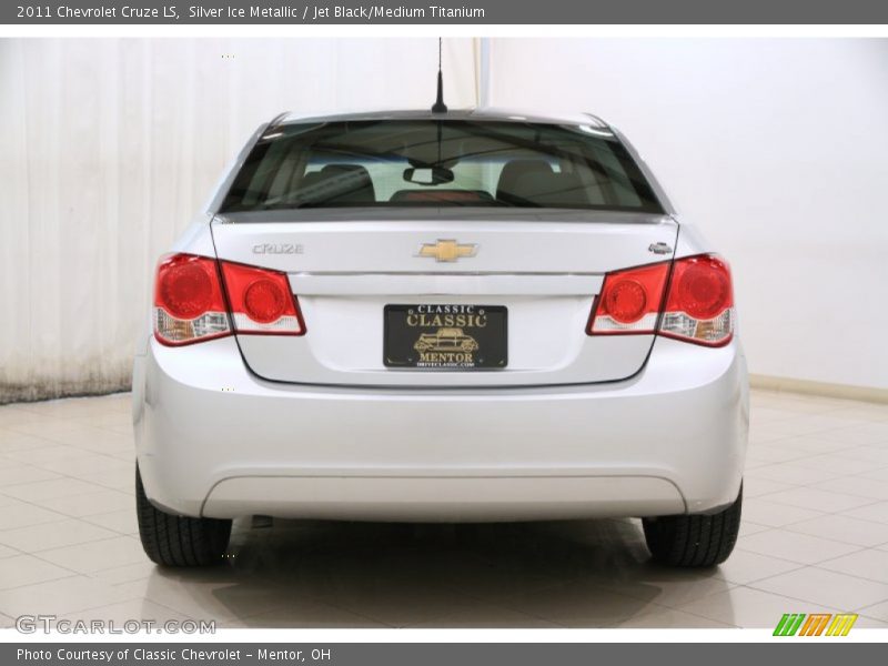 Silver Ice Metallic / Jet Black/Medium Titanium 2011 Chevrolet Cruze LS