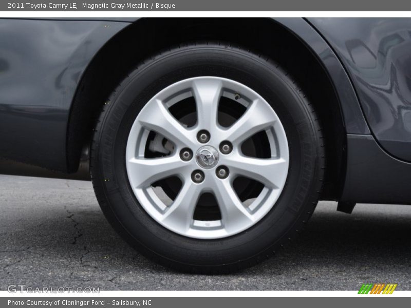 Magnetic Gray Metallic / Bisque 2011 Toyota Camry LE
