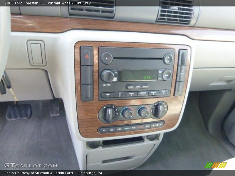 Vibrant White / Flint Grey 2005 Ford Freestar SEL