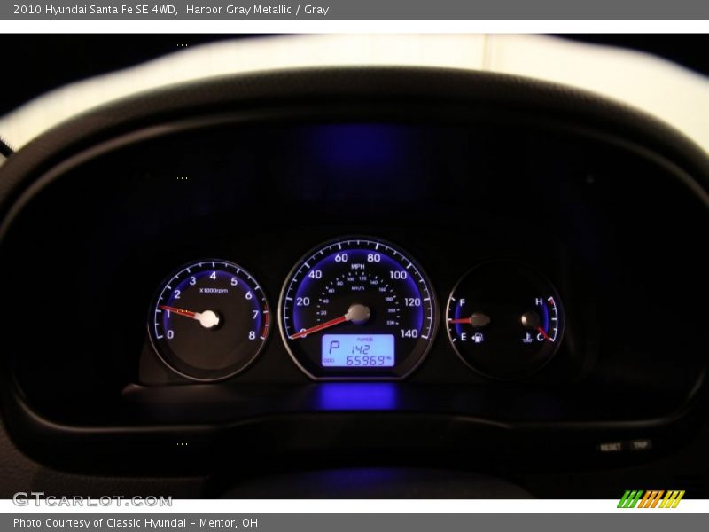 Harbor Gray Metallic / Gray 2010 Hyundai Santa Fe SE 4WD