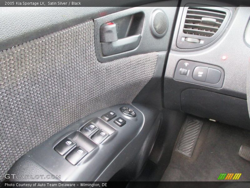 Satin Silver / Black 2005 Kia Sportage LX
